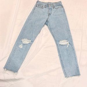 Light Wash Levi’s